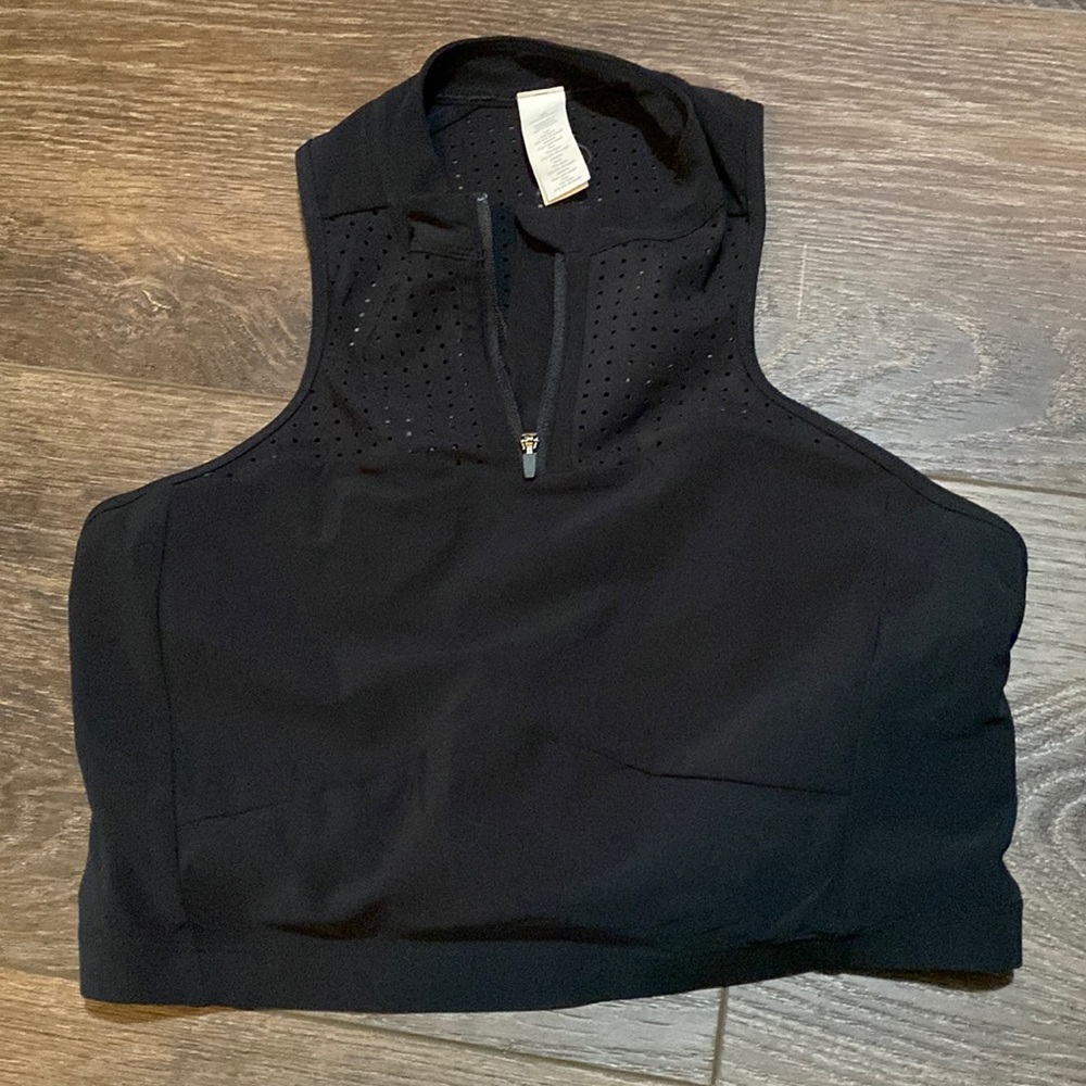 Lululemon sports bar